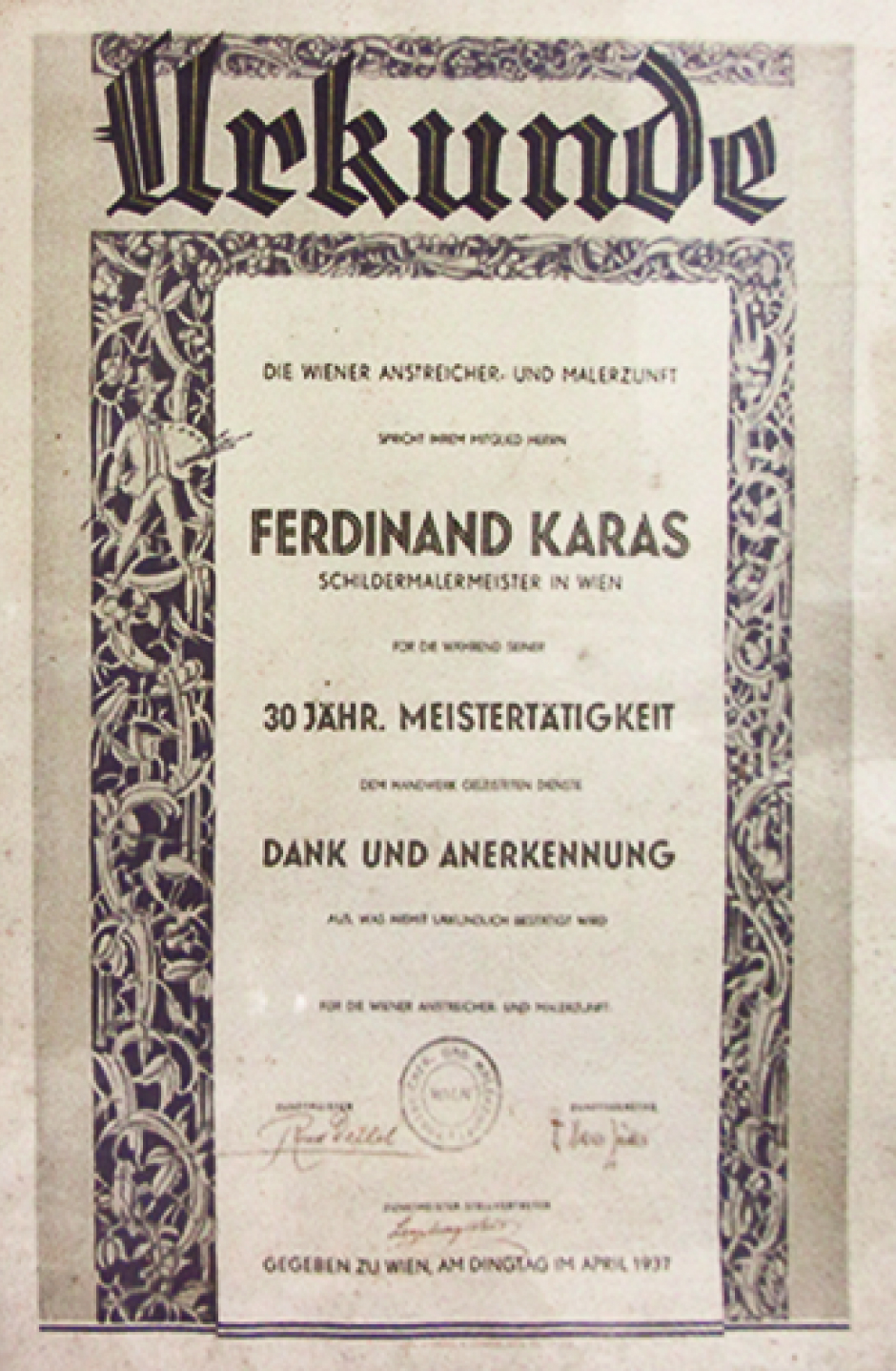 Karas-About_2