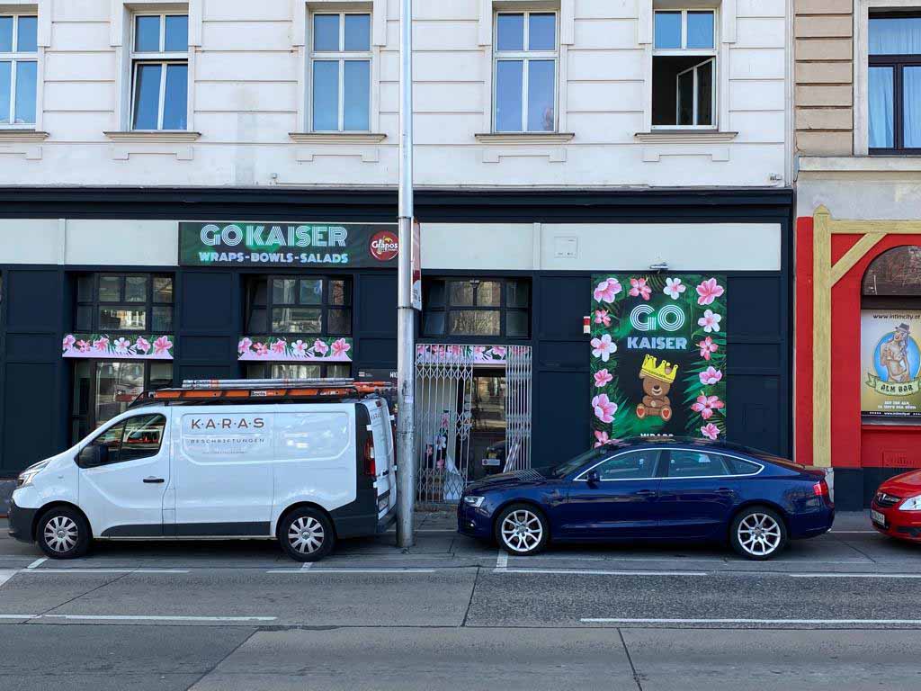 Schaufenster Beschriftungen Karas Wien